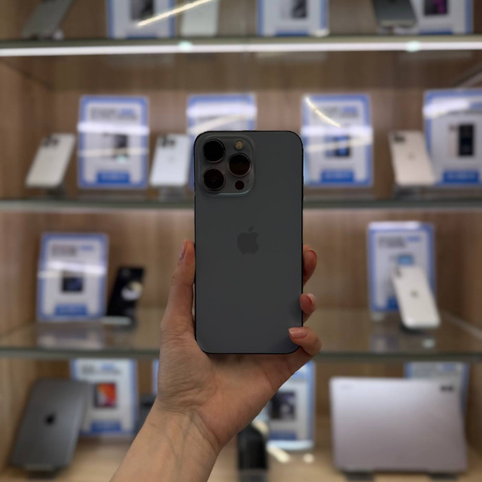 Б/у iPhone 13 Pro 256GB Небесно-голубой RU | Фото 1 из 5