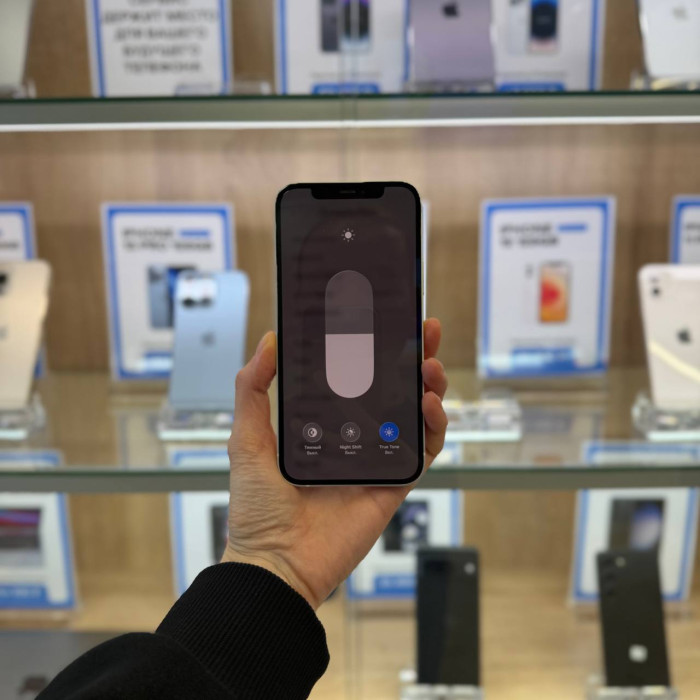 Б/у iPhone 12 64GB Белый EU