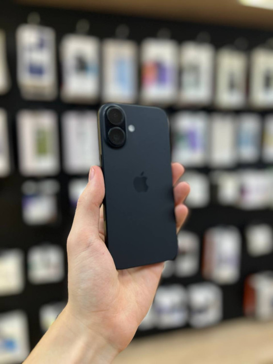 Б/у Смартфон Apple iPhone 16 128GB Черный (Black) nano SIM + eSIM (Без RuStore)