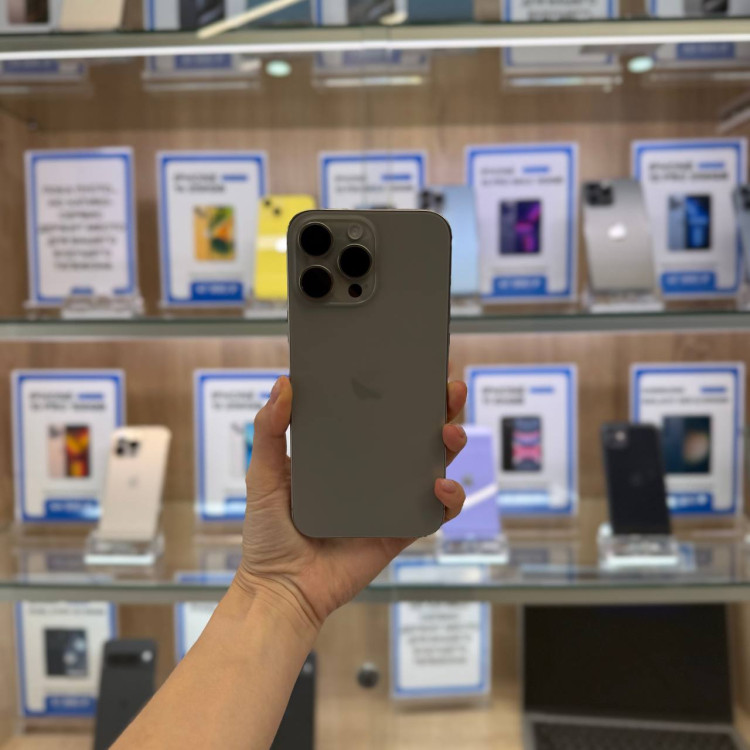 Уценка Смартфон Apple iPhone 16 Pro Max 256GB Натуральный титан nano SIM + eSIM