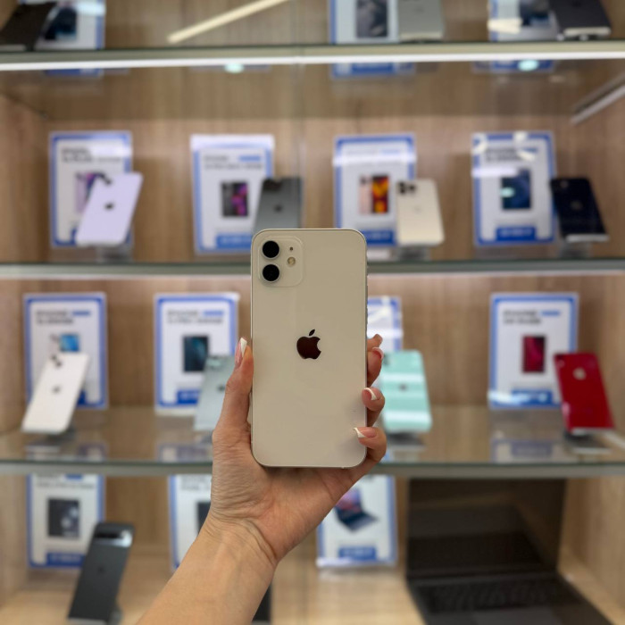 Б/у Смартфон Apple iPhone 12 64GB White | Фото 1 из 5