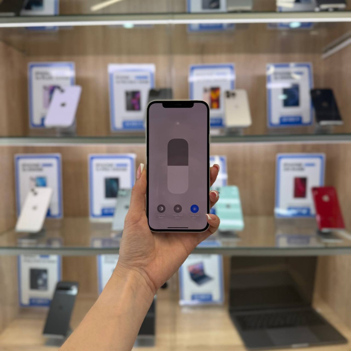 Б/у Смартфон Apple iPhone 12 64GB White | Фото 3 из 5