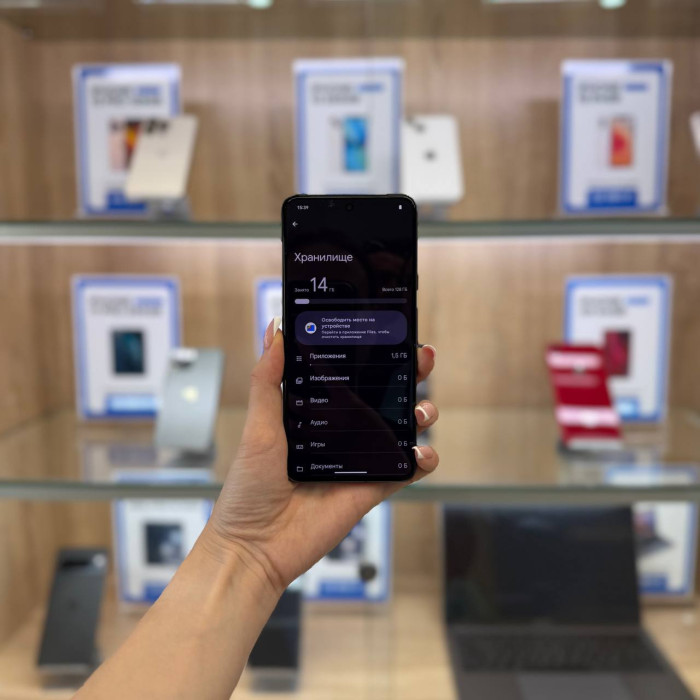 Б/у Смартфон Google Pixel 8 8/128GB Черный (Black) | Фото 4 из 4