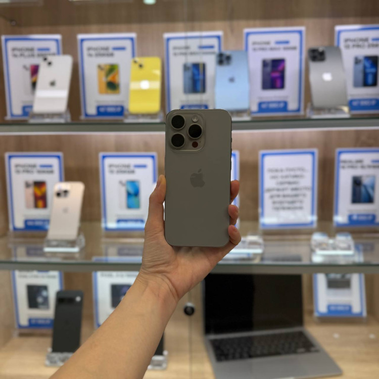 Б/У Смартфон Apple iPhone 15 Pro 128GB Натуральный Титан