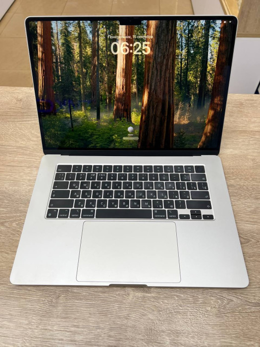 Б/У Ноутбук Apple MacBook Air 15 2024 MRYR3 (Apple M3, 8GB/256GB, 10-Core GPU) Золотой (Starlight) | Фото 4 из 6