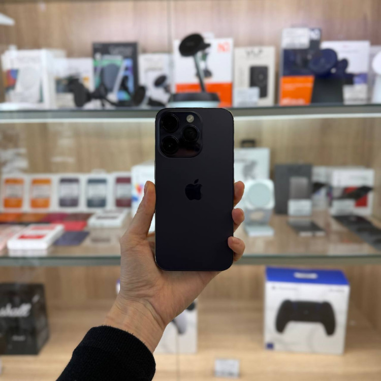 Б/у Смартфон Apple iPhone 14 Pro 256GB Фиолетовый (Deep Purple)