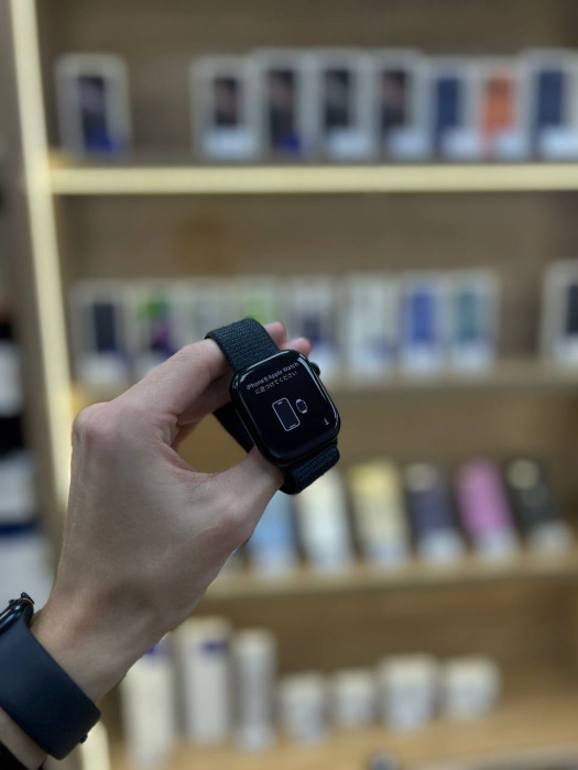 Б/У Apple Watch Series 10 46mm Jet Black Aluminum Case with Sport Loop Ink