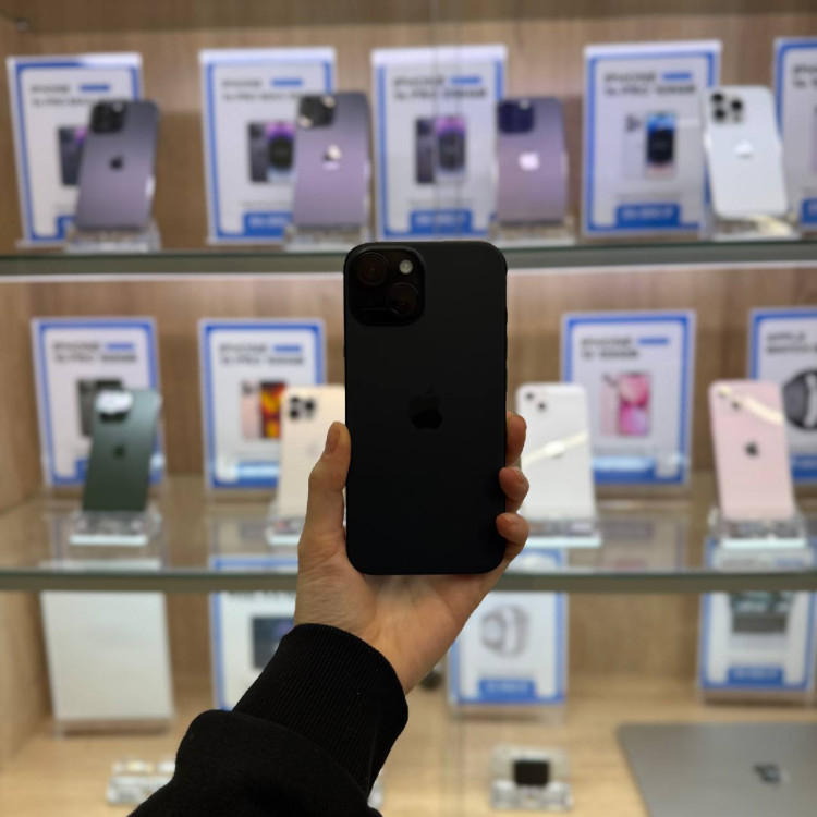 Уценка Смартфон Apple iPhone 15 128GB Черный (Black) nano SIM + eSIM