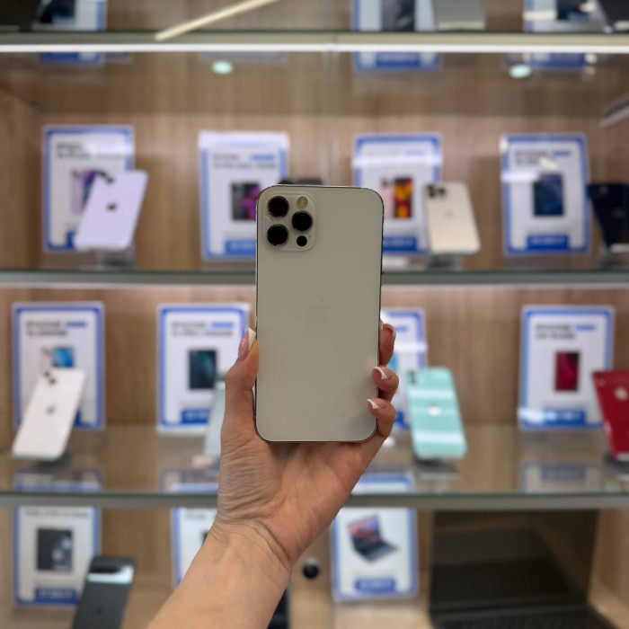 Б/у Смартфон Apple iPhone 12 Pro 256GB Белый | Фото 1 из 5